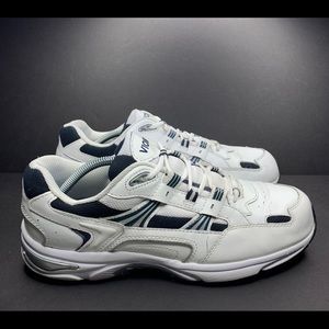 Vionic Walker Classic Leather Shoes